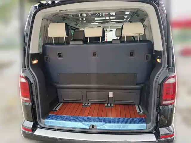 Volkswagen Multivan 2019 2.0TSI 2WD Luxury 7-seater — фото 5