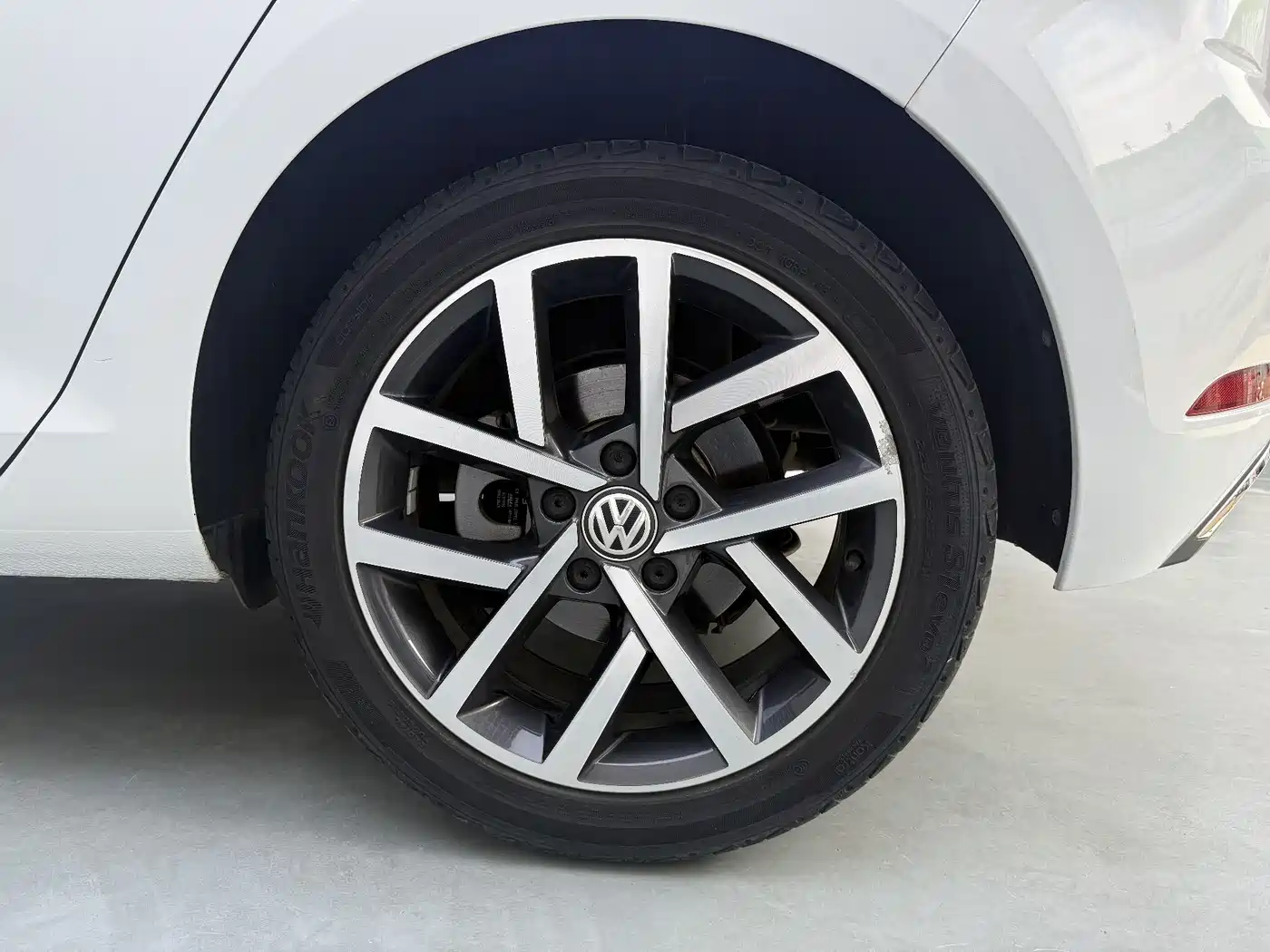 Volkswagen Golf 2020 Beloved Edition 280TSI DSG Comfort фото 15