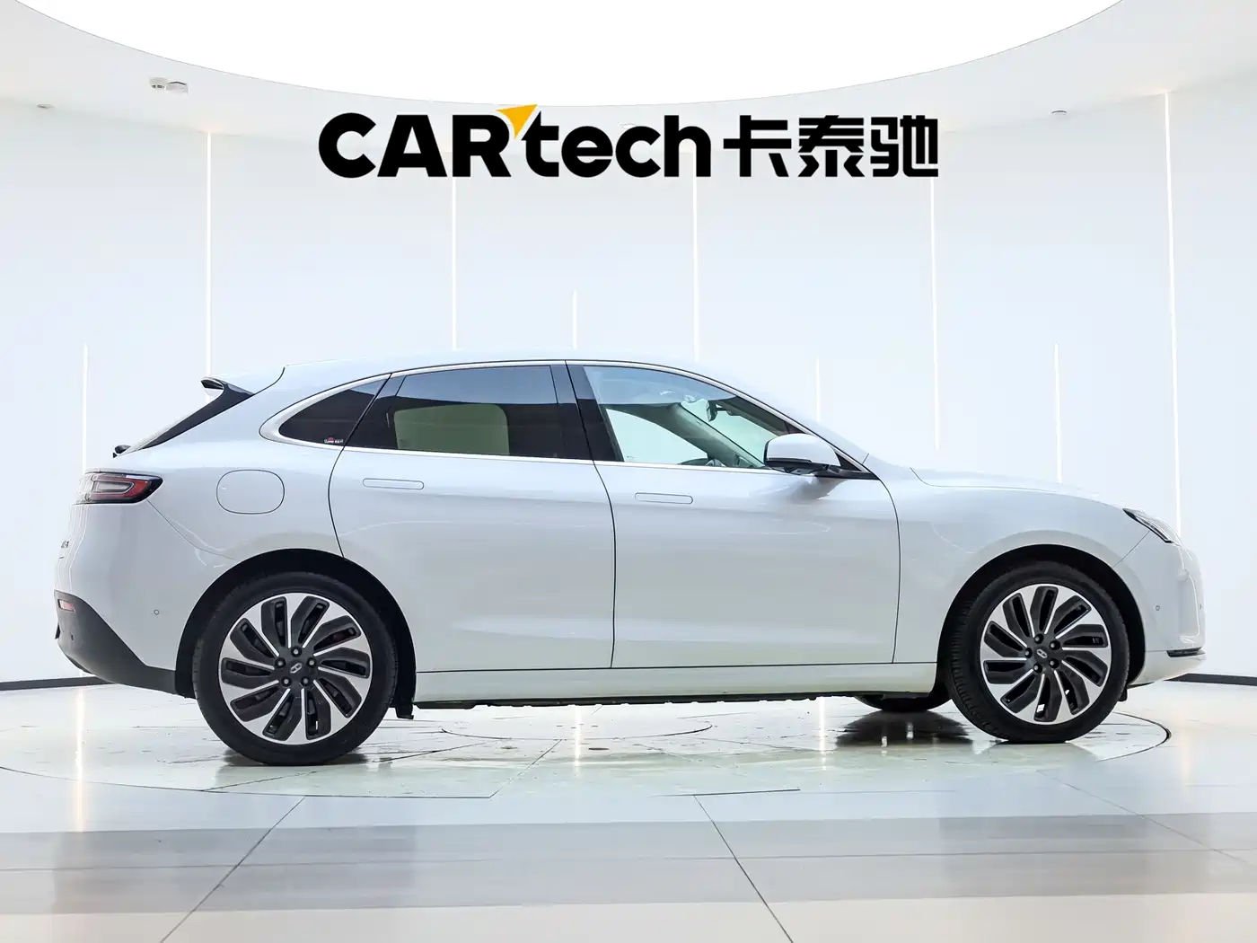 AITO Wenjie AITO M5 2022 Extended Range AWD Performance Edition фото 5