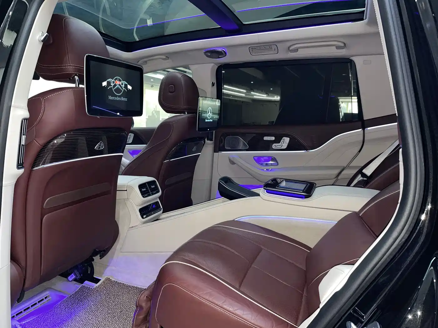 Mercedes-Benz Maybach GLS 2021 GLS 600 4MATIC Etiquette Edition фото 25