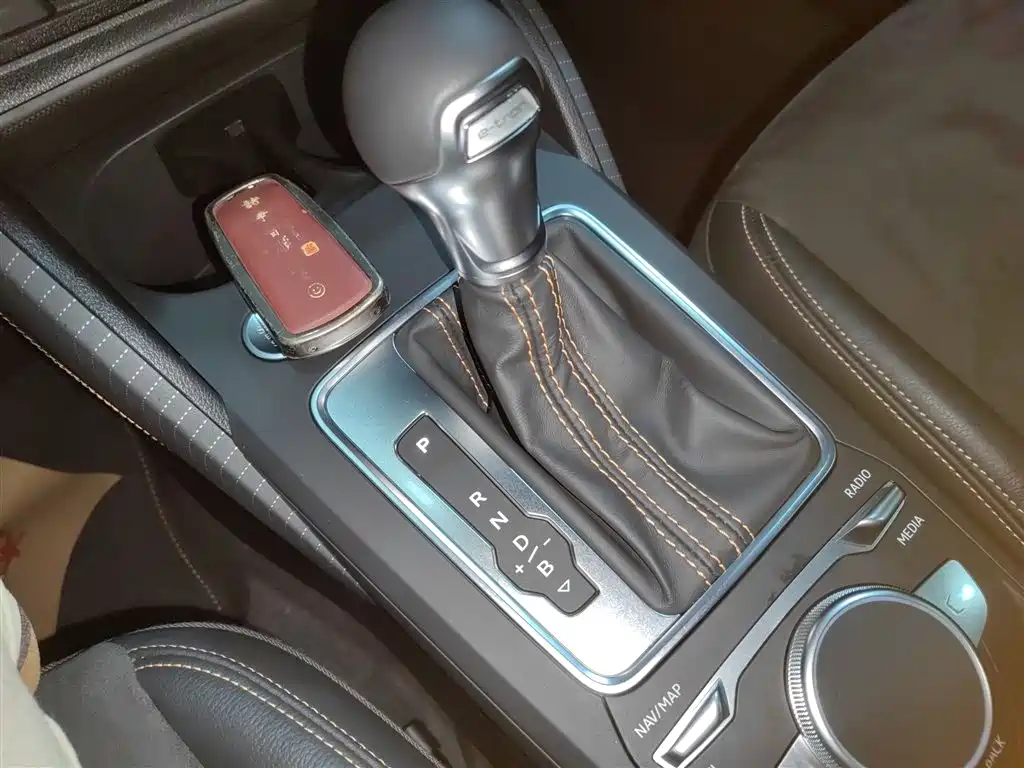 AUDI Q2L E-TRON