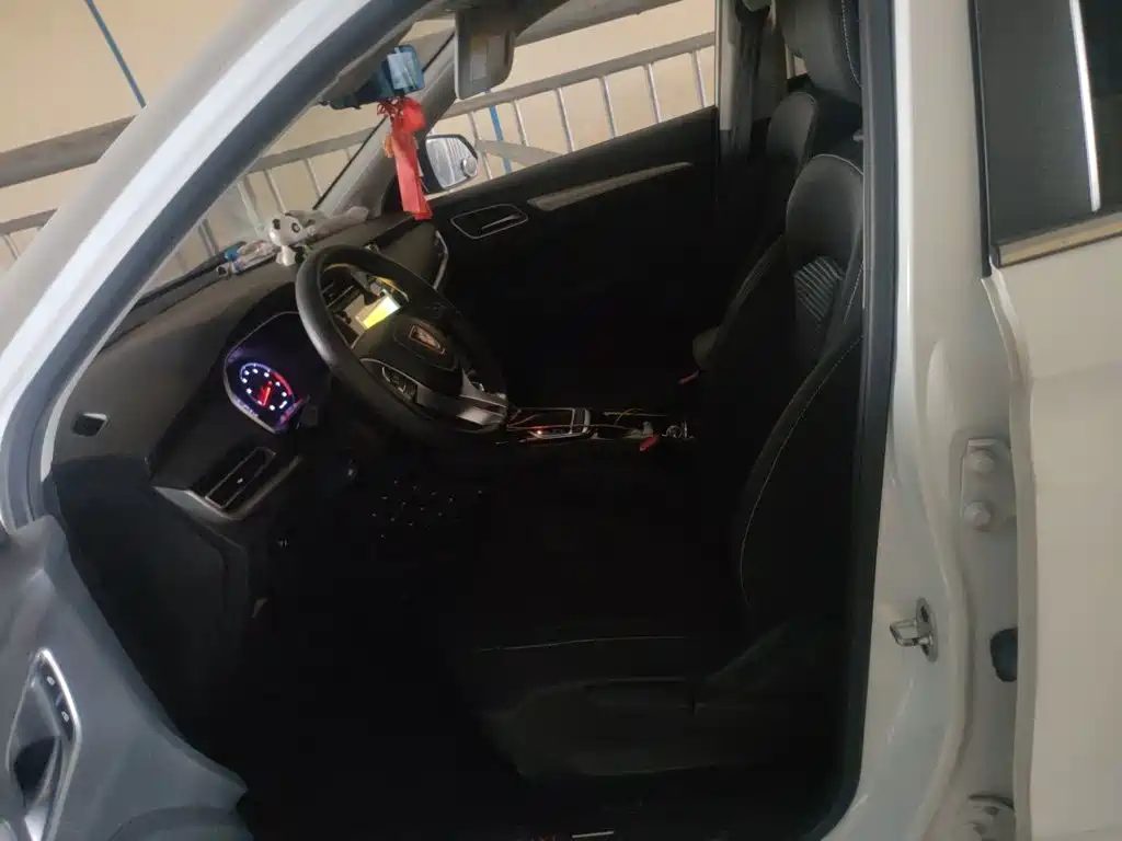 Фото 8 - Roewe RX3