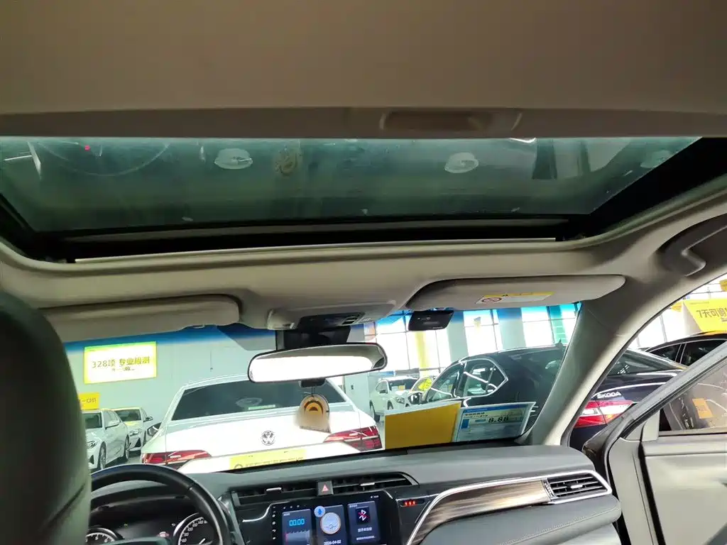Toyota Camry 2018 2.0G Luxury Edition фото 14