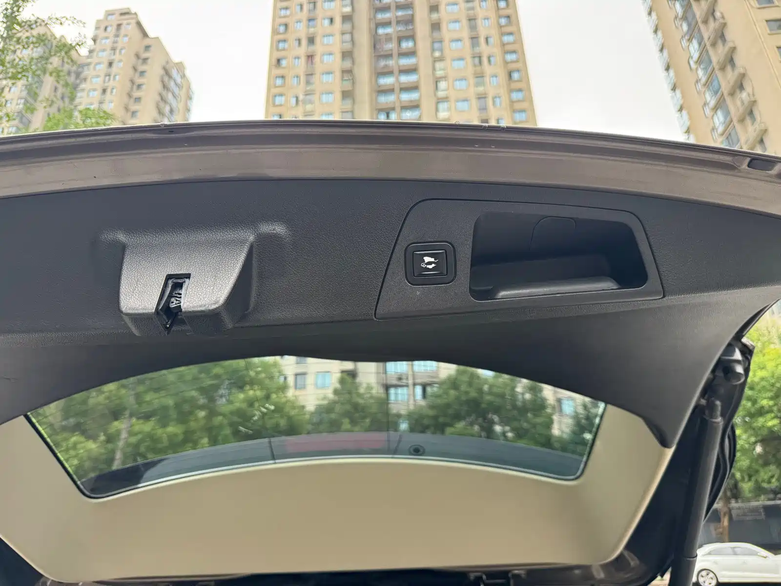 Photo 17 - Buick Envision Plus