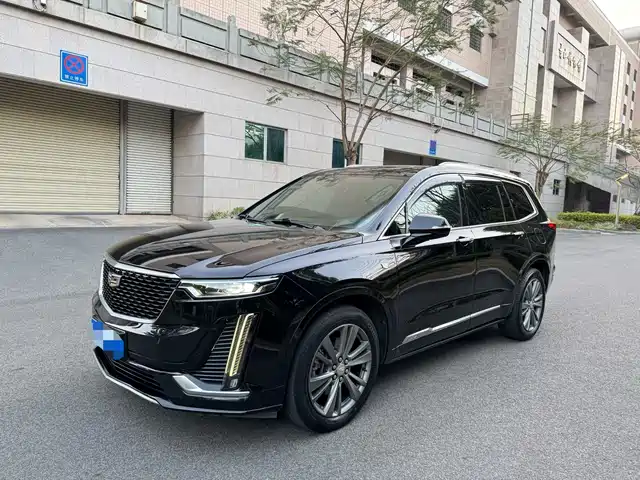 CADILLAC XT6