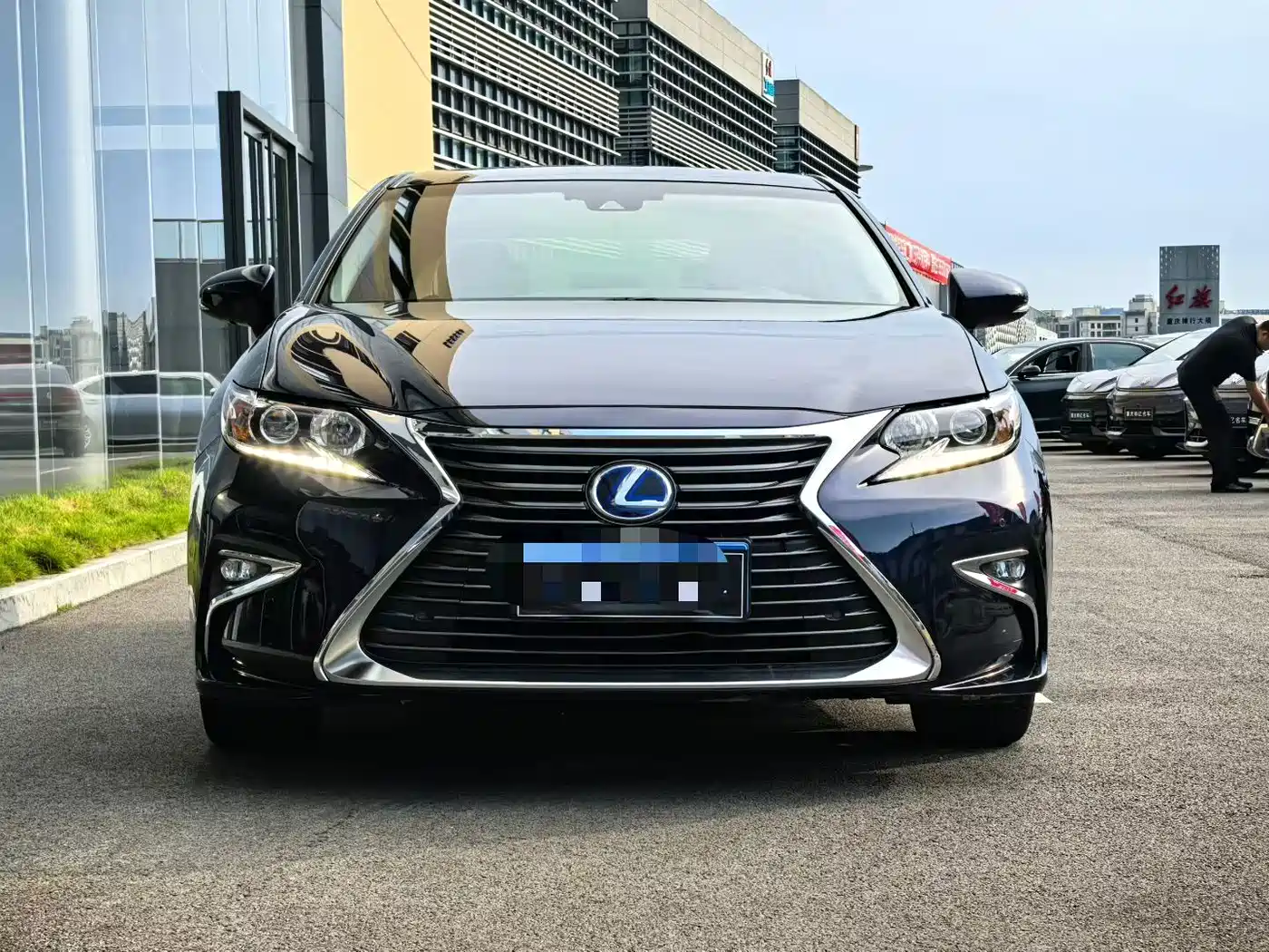 Фото 4 - Lexus ES