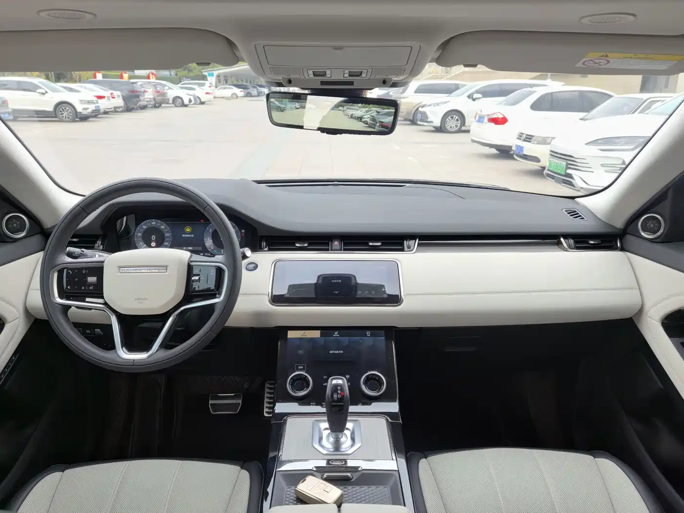 Land Rover Range Rover Evoque 2023 Range Rover Evoque L 249PS Luxury Edition фото 11