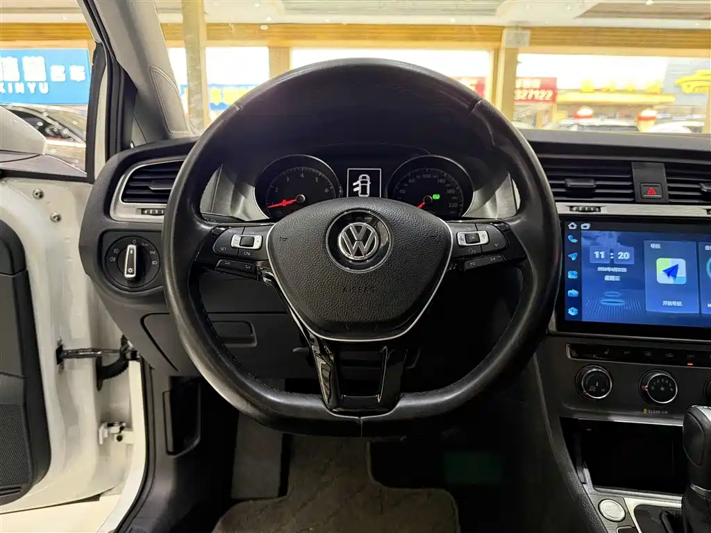 Volkswagen Golf 2015 1.4TSI Automatic Luxury фото 14