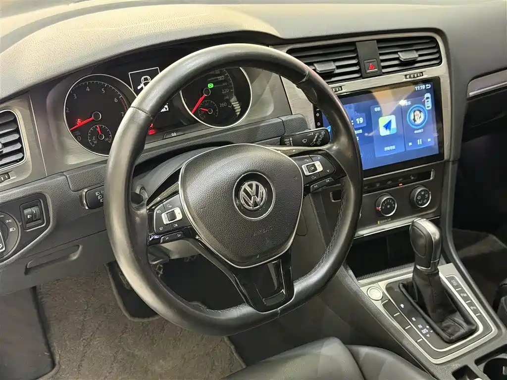 Volkswagen Golf 2015 1.4TSI Automatic Luxury фото 15