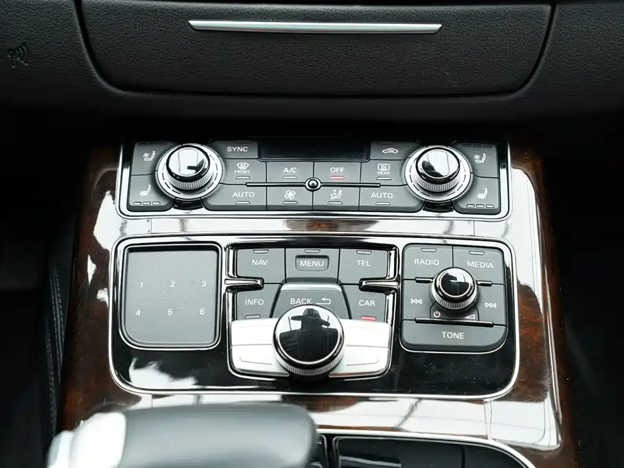 Audi A8 2016 A8L 45 TFSI quattro Luxury фото 30
