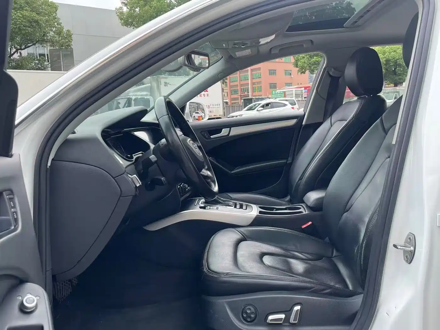Audi A4L 2016 30 TFSI Collector's Edition Automatic Comfort фото 4
