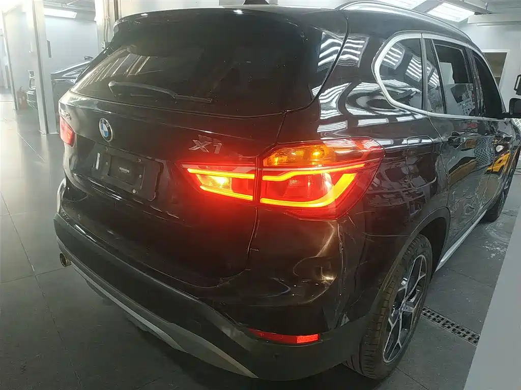 BMW X1 2018 sDrive18Li Premium Model фото 5