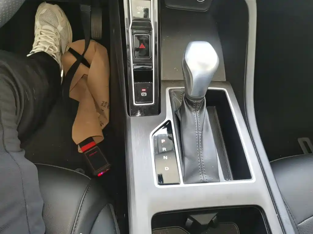 Roewe i5 2025 2023 1.5L CVT Luxury Edition