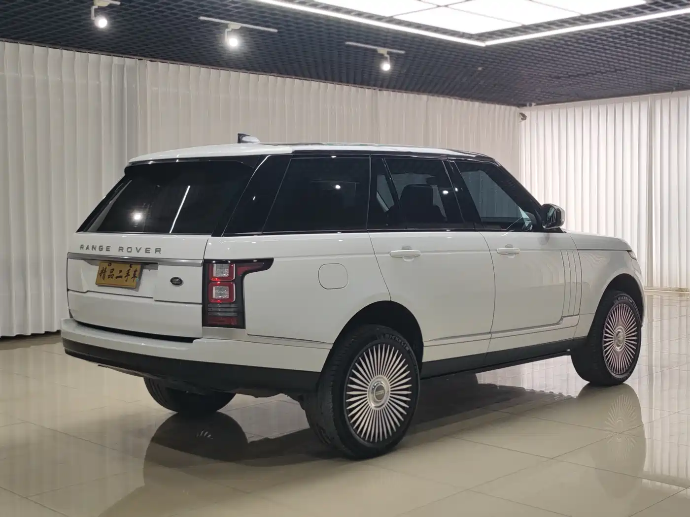 Land Rover Range Rover 2018 3.0 SC V6 Golden Age Edition фото 5