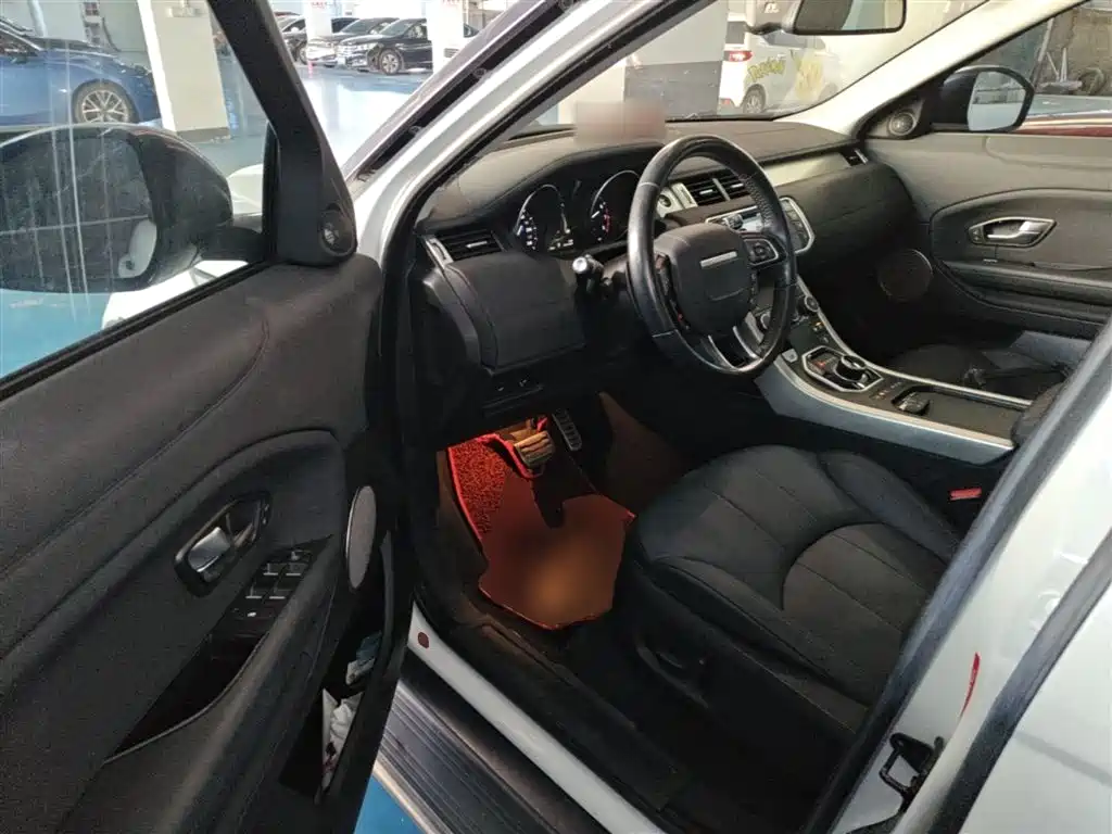 Land Rover Range Rover Evoque 2017 2.0T PURE Style Edition фото 16