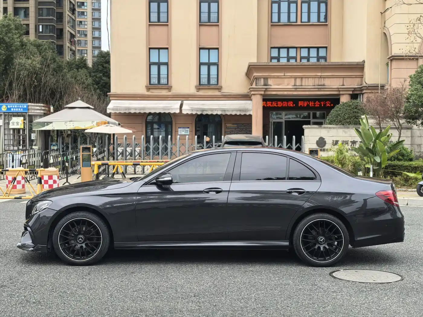 Mercedes-Benz E-Class 2017 E 200 Sport 4MATIC фото 5