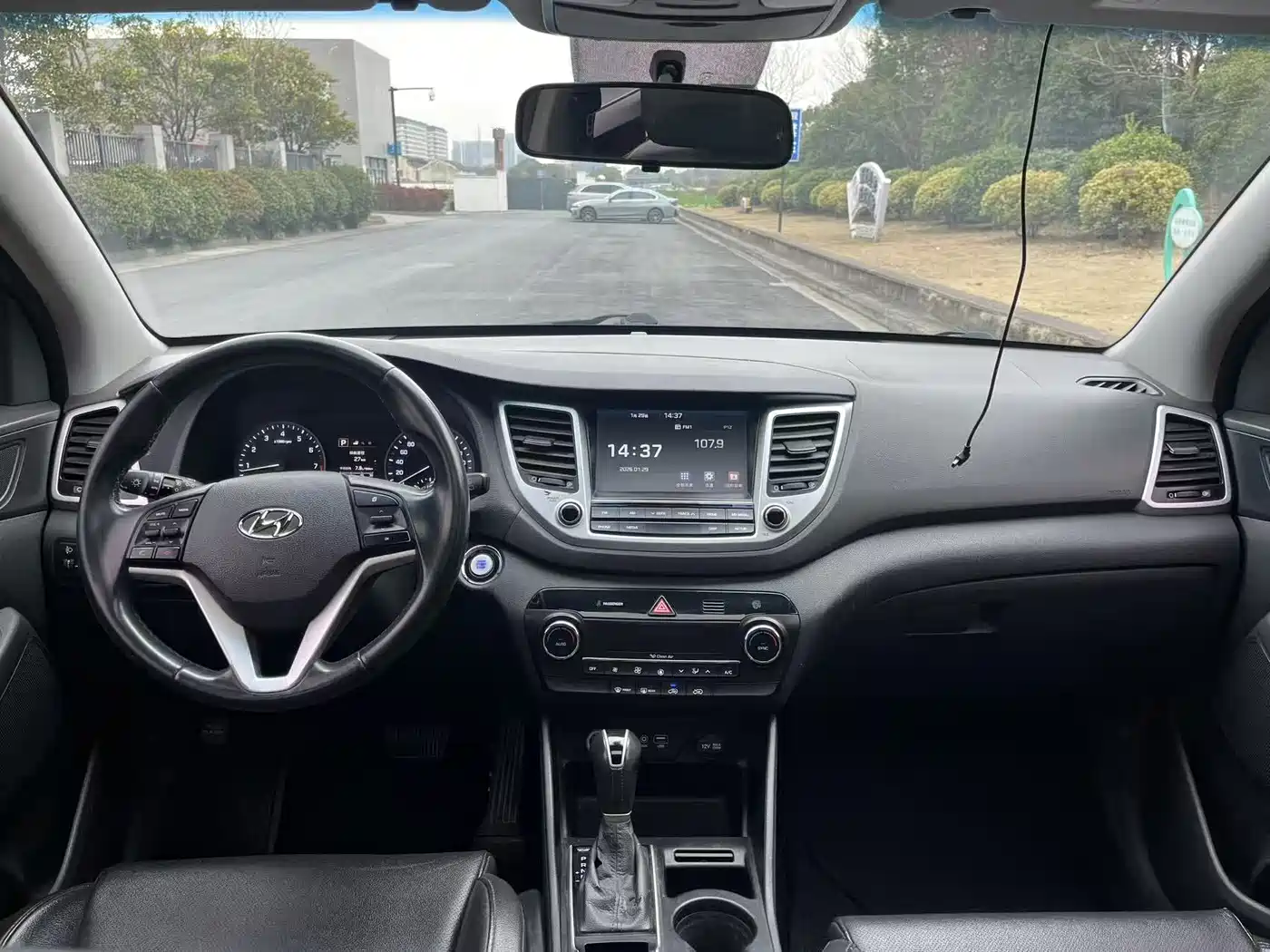 Hyundai Tucson 2015 1.6T Dual Clutch 2WD Smart фото 12