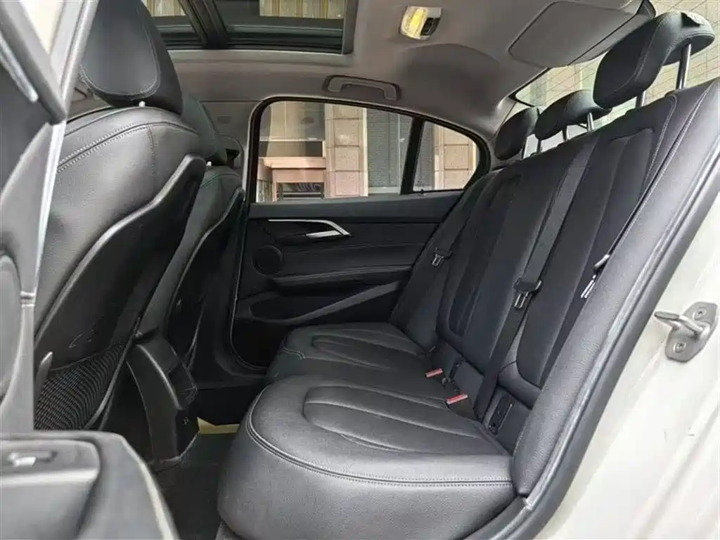 BMW 1 Series 2020 Model 120i M Sport Package фото 9