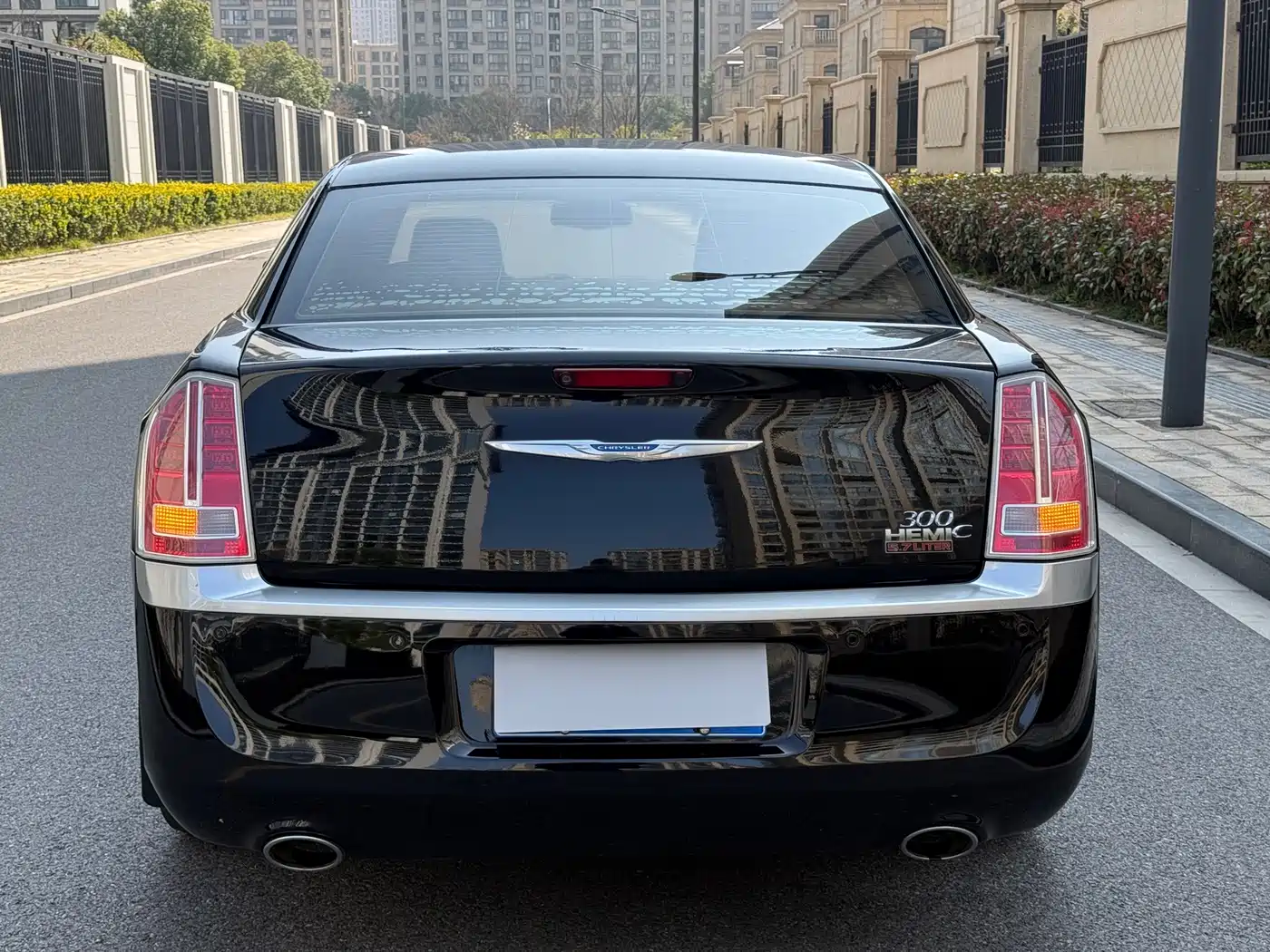 Chrysler 300C (Import) 2013 2013 3.6L Premium Edition