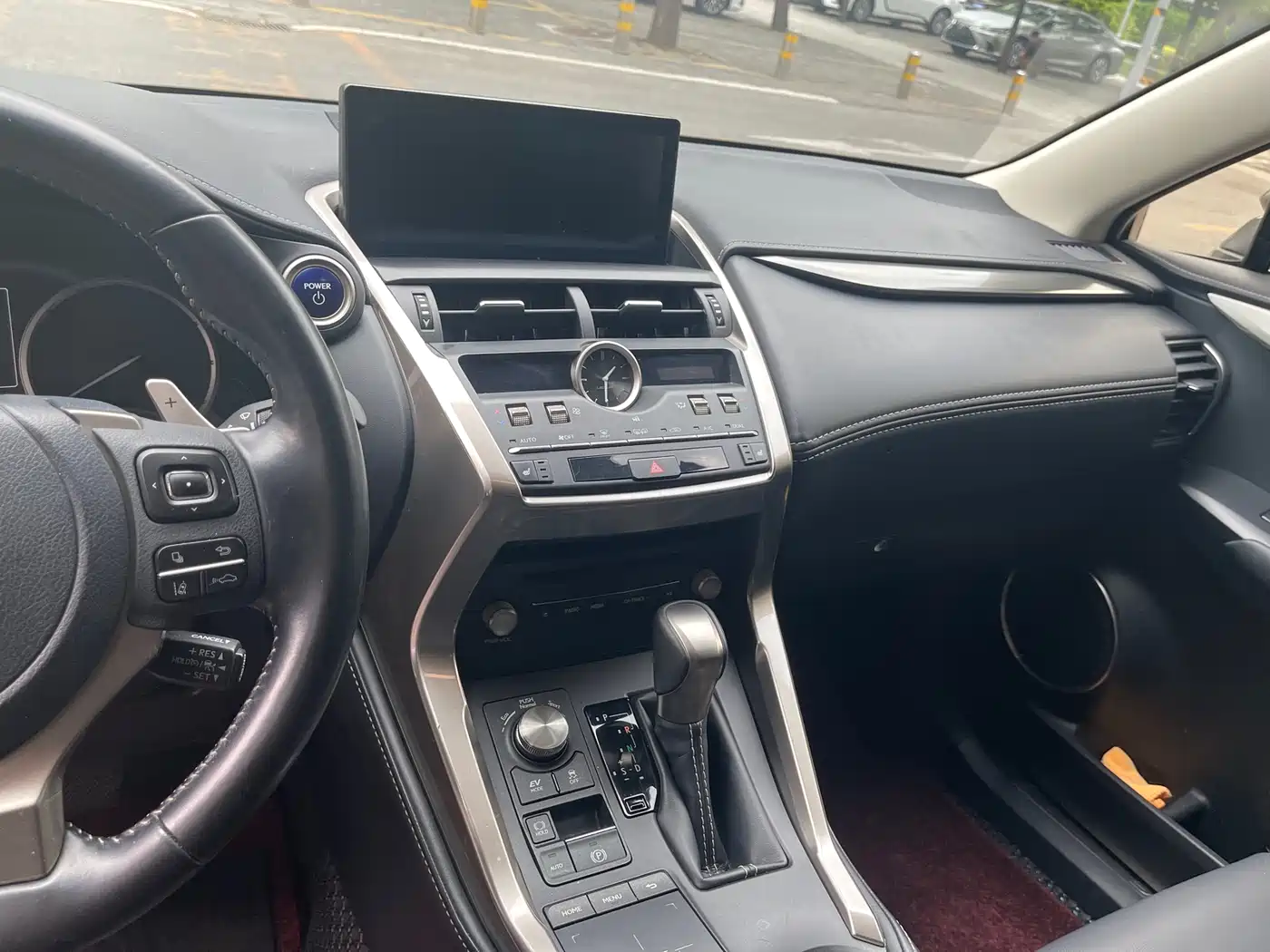 Lexus NX 2020 300h FWD F Sport China VI фото 6