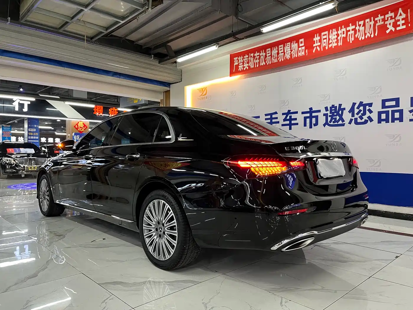 Mercedes-Benz E-Class 2023 E 300 L Luxury фото 3