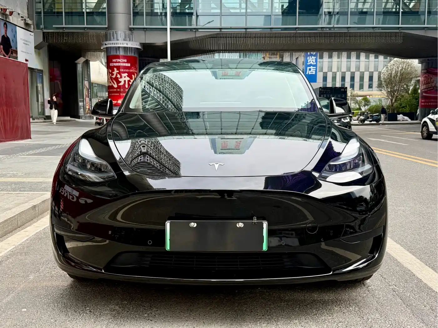 TESLA MODEL Y