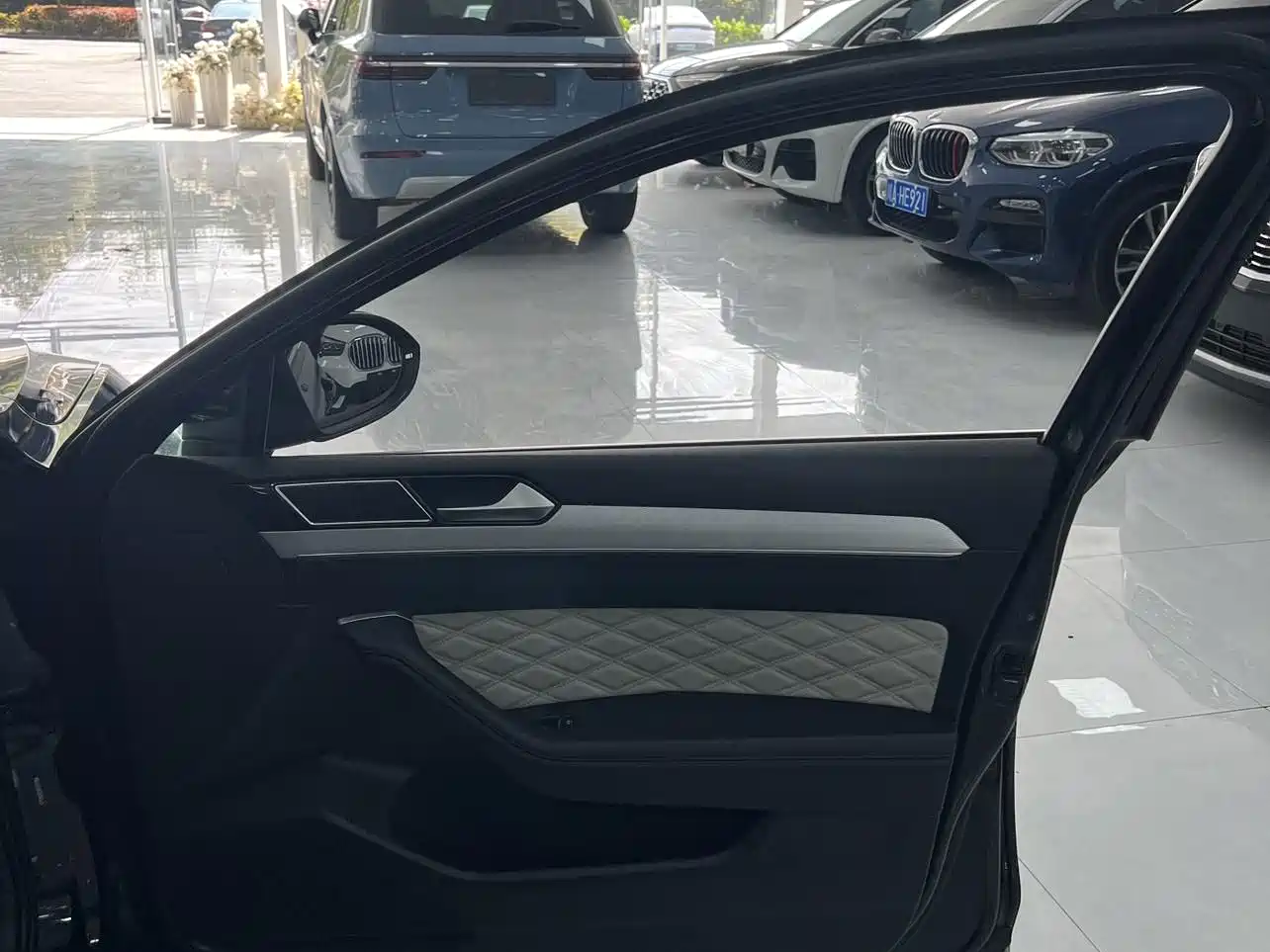 Volkswagen Magotan 2023 2 Million Units Anniversary Edition 330TSI DSG Leading Type фото 29