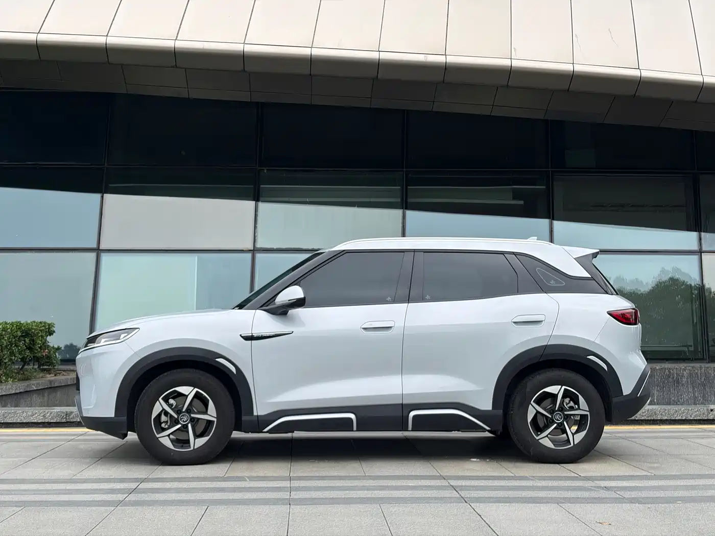 BYD Yuan UP 2024 401KM Surpass Edition фото 12