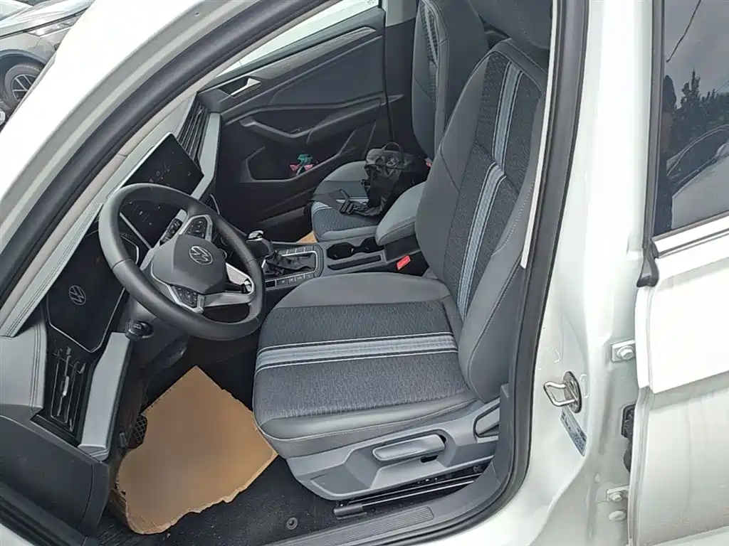 Volkswagen Sagitar 2025 200TSI DSG Flying Leap Edition фото 22