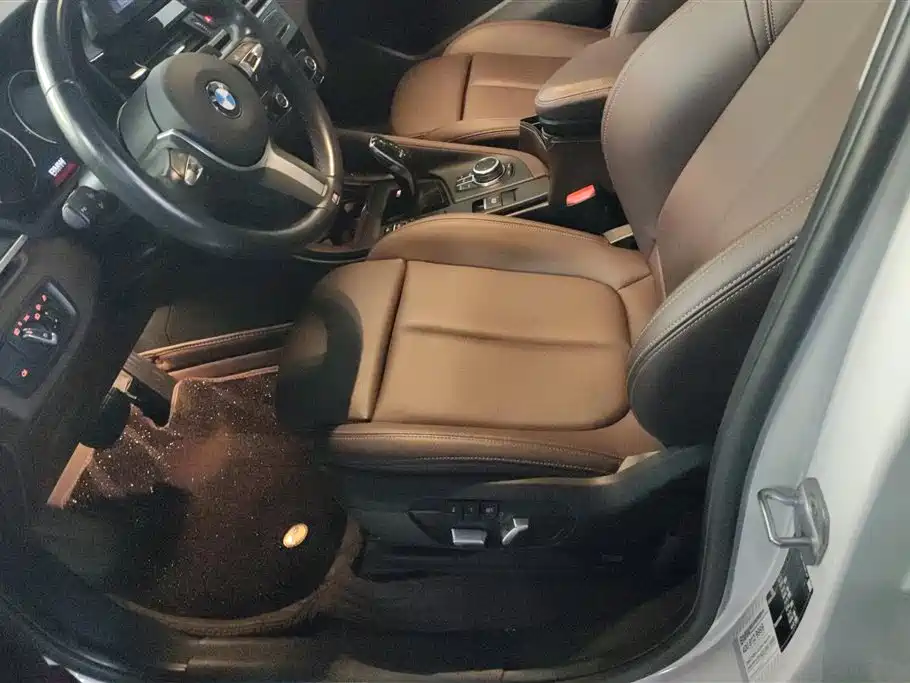 BMW X1 2022 sDrive25Li Leading фото 9