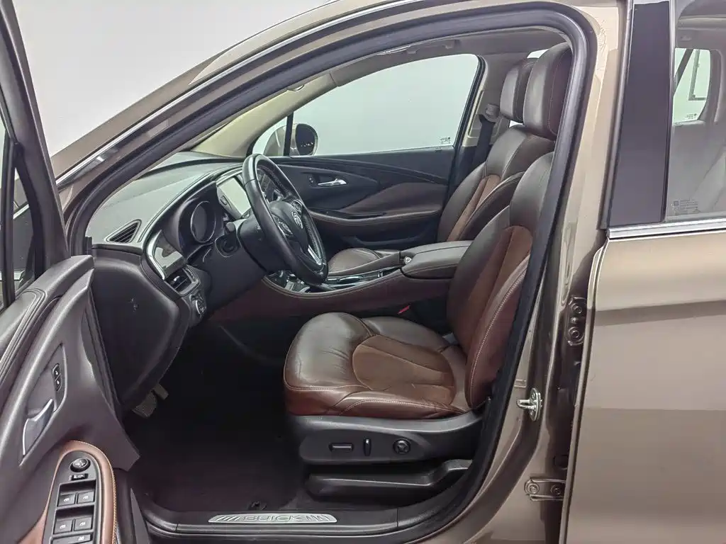Photo 10 - Buick Envision Plus
