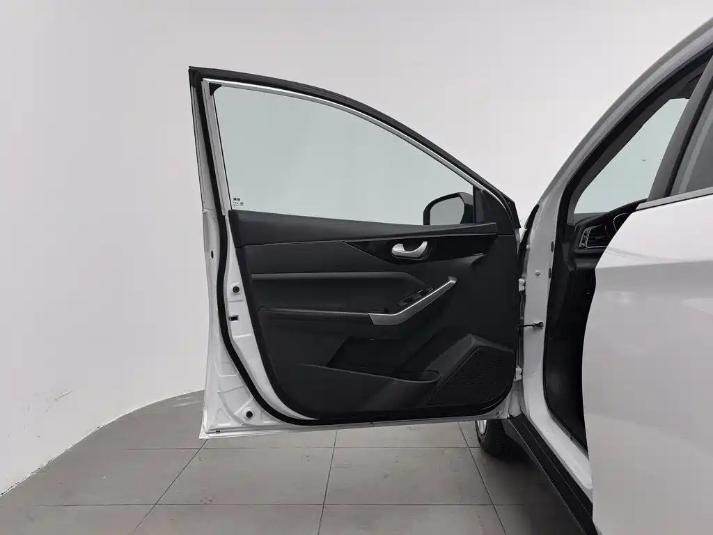 Venucia D60 2022 2021 1.6L Entry Manual Comfort Edition