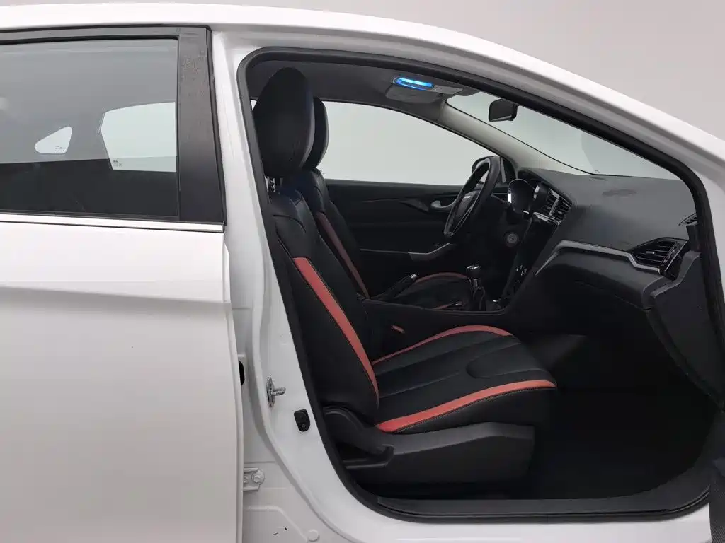 Venucia D60 2022 2021 1.6L Entry Manual Comfort Edition