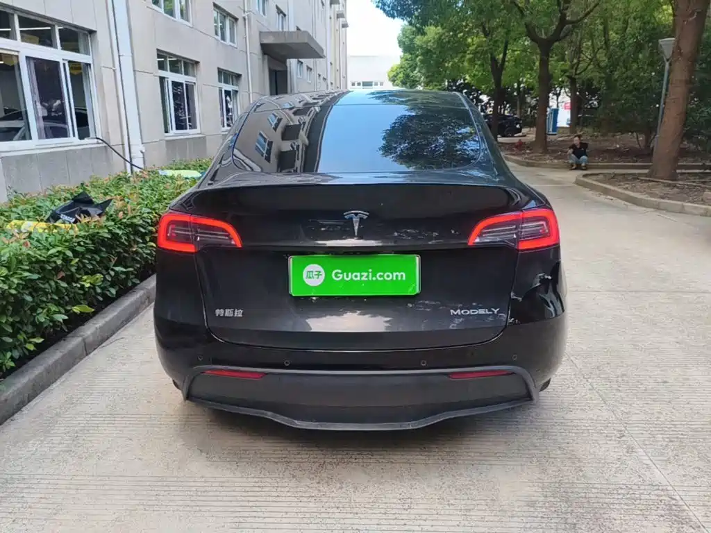 Фото 6 - Tesla Model Y
