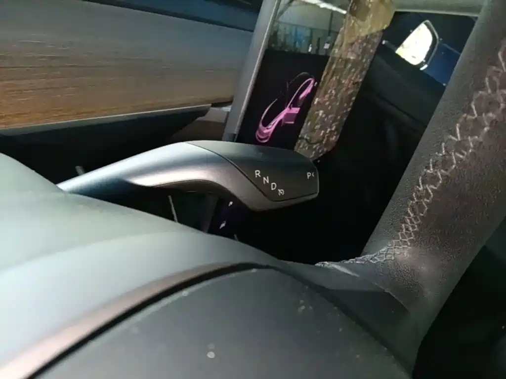 Фото 14 - Tesla Model 3