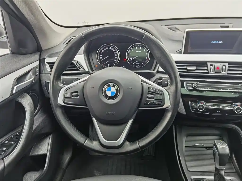 BMW X1 2018 sDrive18Li Fashion Model фото 11