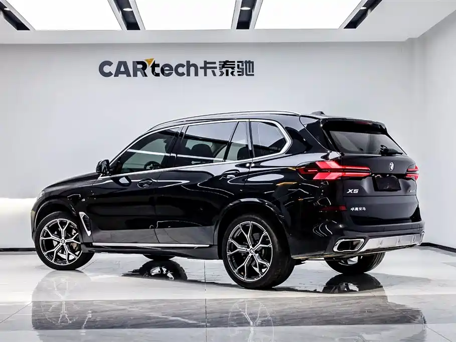 BMW X5 2023 xDrive 30Li Premium M Sport Package фото 11