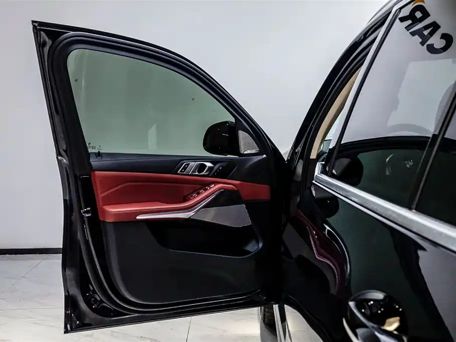 BMW X5 2023 xDrive 30Li Premium M Sport Package фото 27