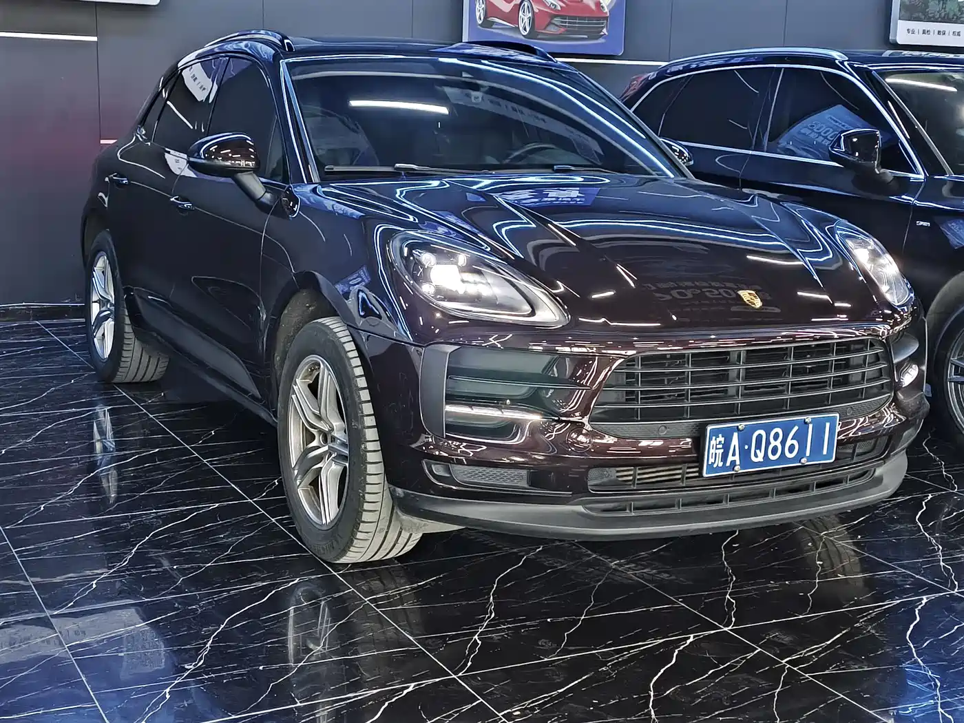 PORSCHE MACAN
