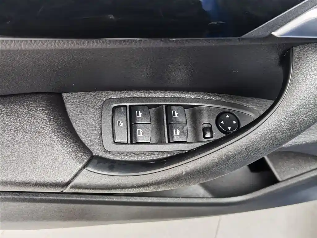 BMW X2 (Import) 2019 sDrive20i M Off-Road Package China VI фото 9
