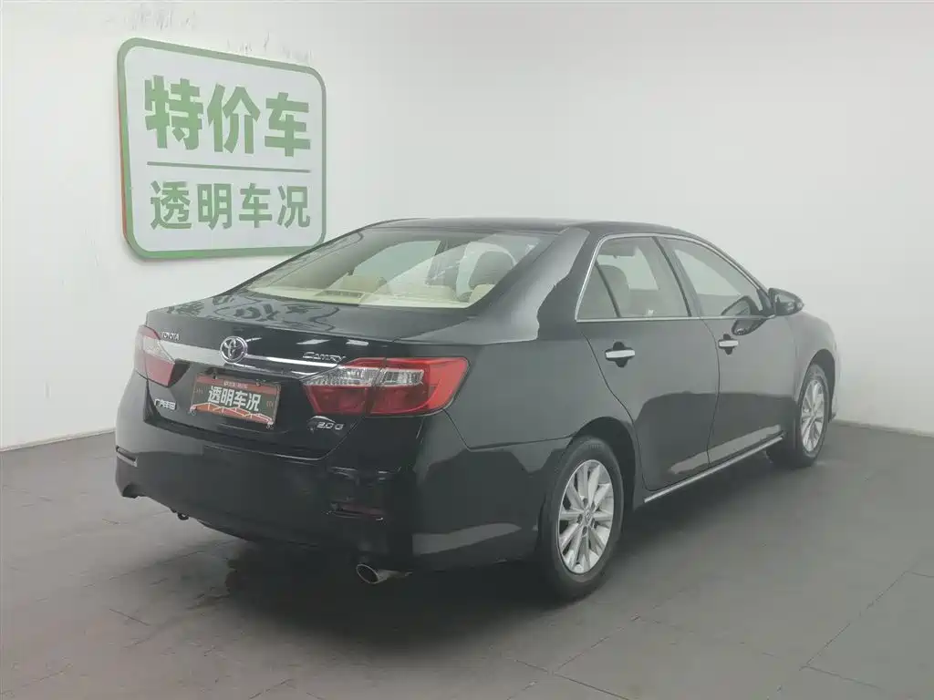 Toyota Camry 2013 2.0G Comfort фото 2