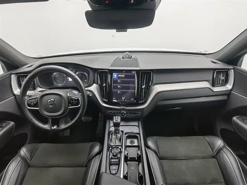 Volvo XC60 2018 T5 AWD Inscription Sport Edition фото 5