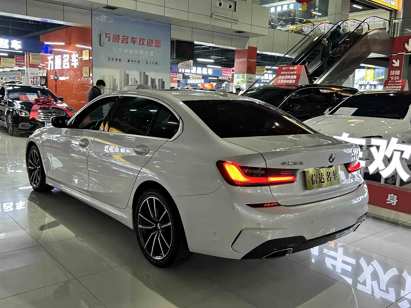 BMW 3 Series 2020 325Li M Sport Package фото 13