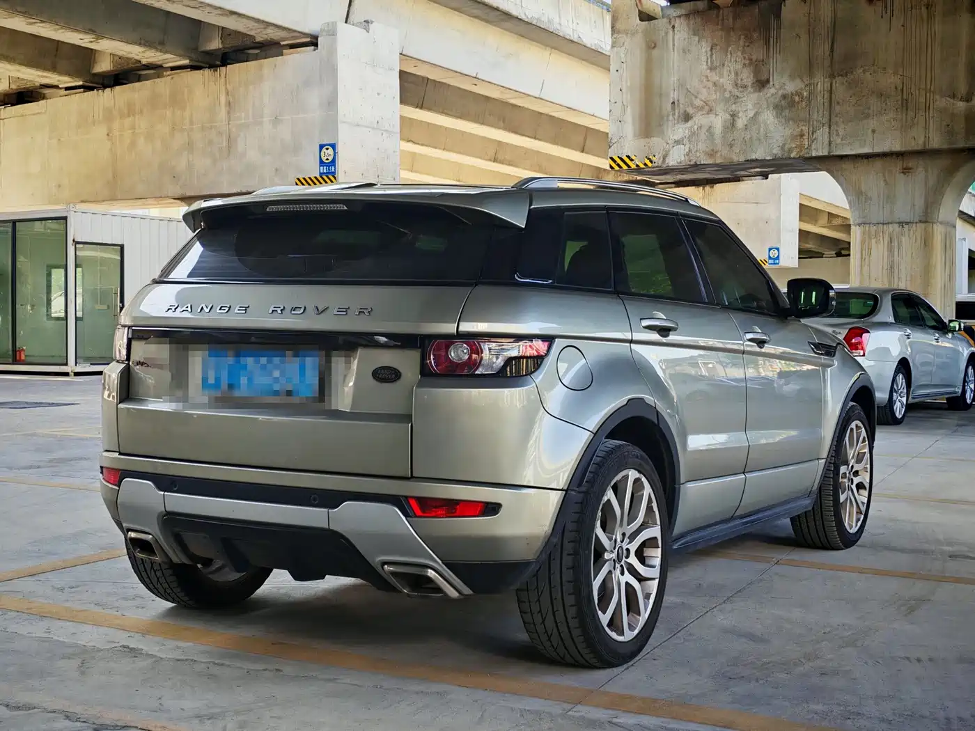 Land Rover Range Rover Evoque (Import) 2014 2013 2.0T 5-door Dynamic Edition