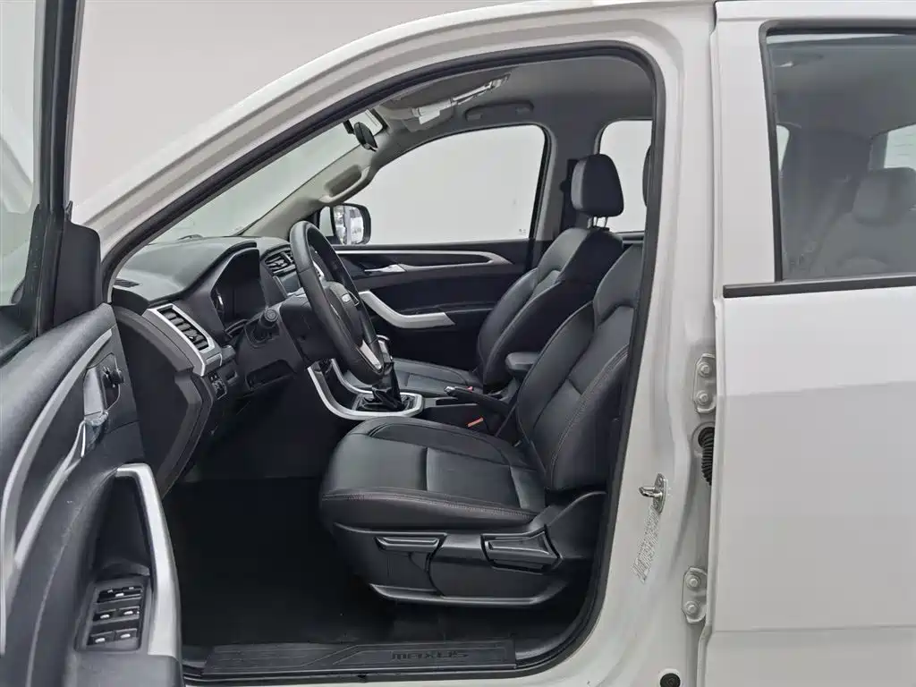 SAIC Maxus Maxus T70 2020 2.0T Gasoline Manual 2WD Elite Standard Bed High Chassis фото 10