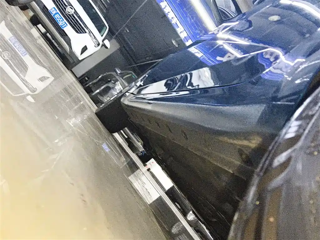 Hyundai Elantra 2021 1.5L CVT LUX Premium Edition фото 22