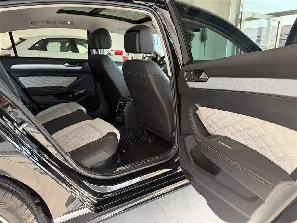 Volkswagen Magotan 2023 2 Million Units Anniversary Edition 330TSI DSG Leading Type фото 16