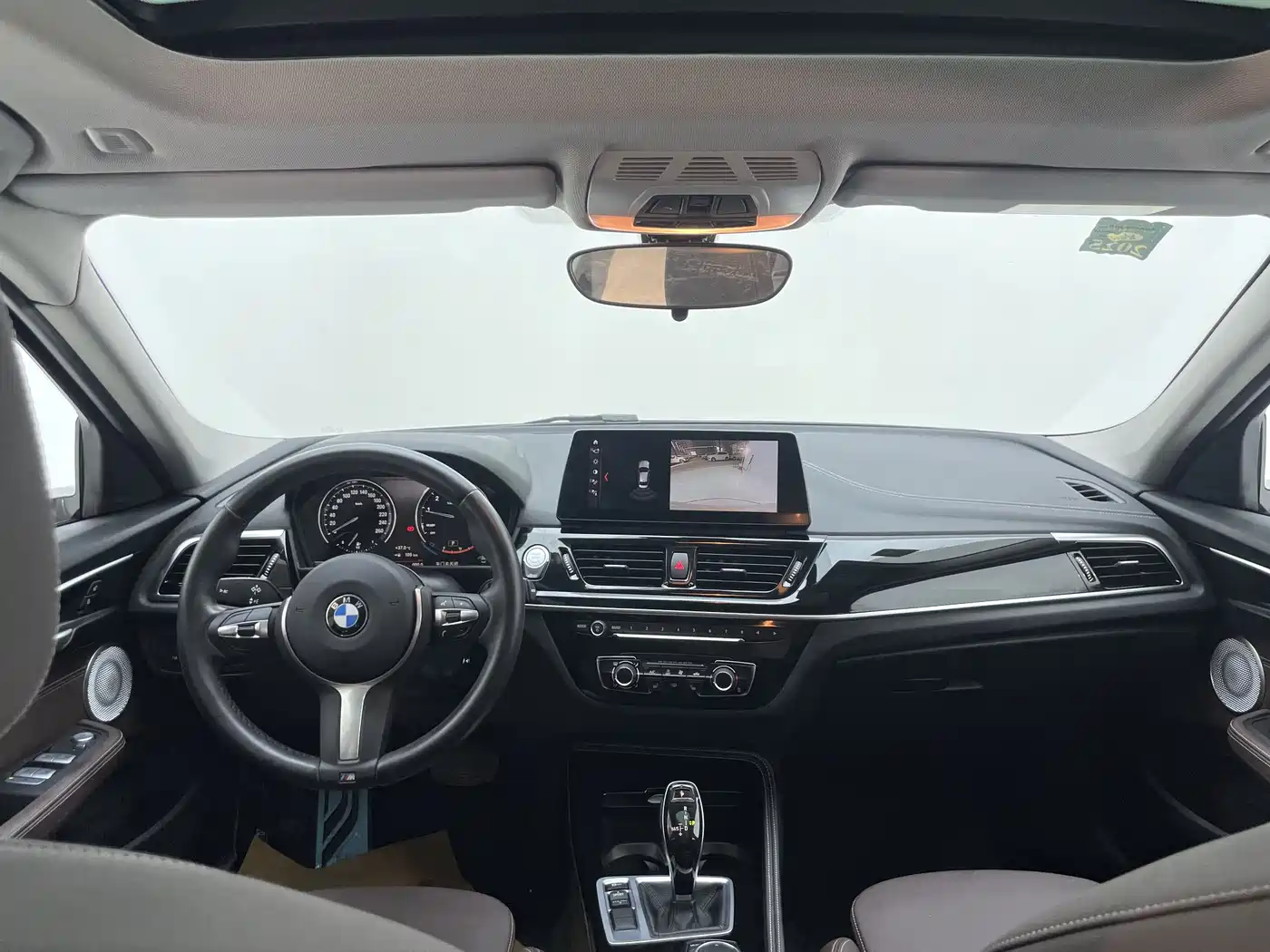 BMW 1 Series 2023 120i M Sport Shadow Edition фото 23