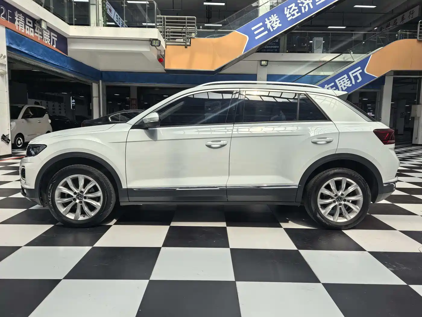 Volkswagen T-ROC 2022 280TSI DSG 2WD Elite PLUS фото 7