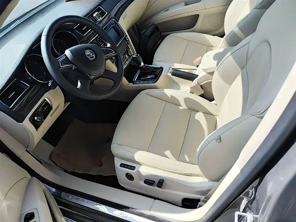 Škoda Superb 2013 1.8TSI Automatic Elegance Edition фото 15
